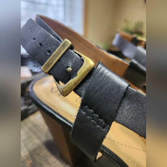 Womens Clarks Comfort Stacked / Leather Look Black Strappy Heeled Sandals 10(11) - Picture 6 of 8